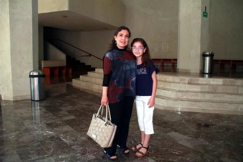 Cecilia Palacios y Mariel Cantú