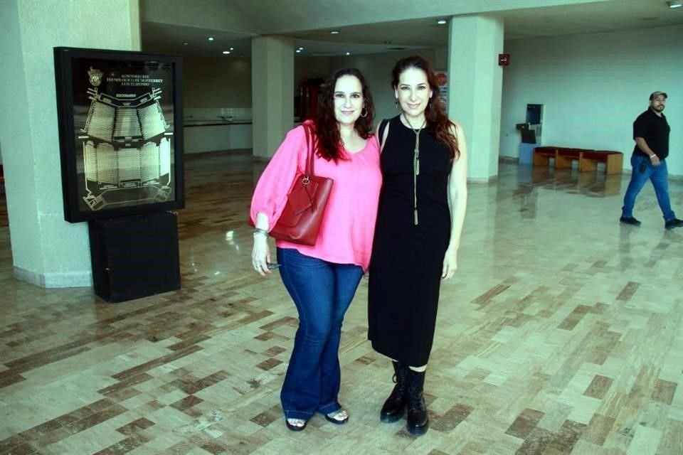 Yvette Ayala y Claudia Ayala