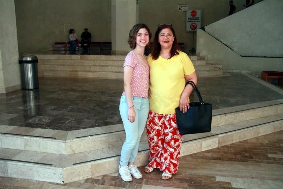 Ivanna Pérez e Ivonn Chávez