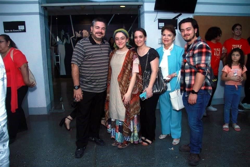 Juan Ramón Palacios Chapa, Miranda Palacios Dorbecker,  Esperanza Dorbecker de Palacios, Lucero Ramìrez de Dorbecker y José Antonio Palacios