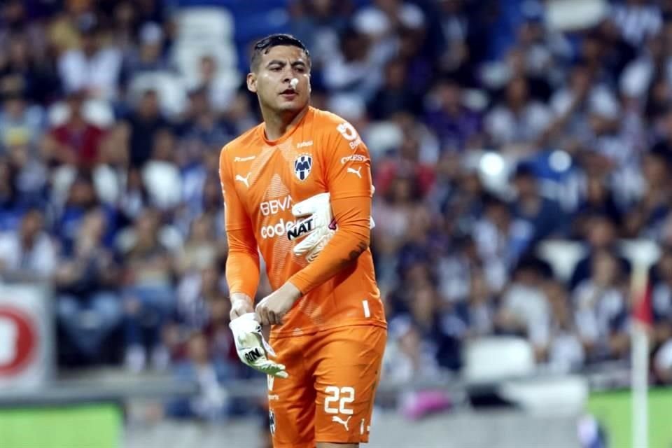 El 'Mochis' salió muy lastimado en el duelo de Rayados ante Santos.