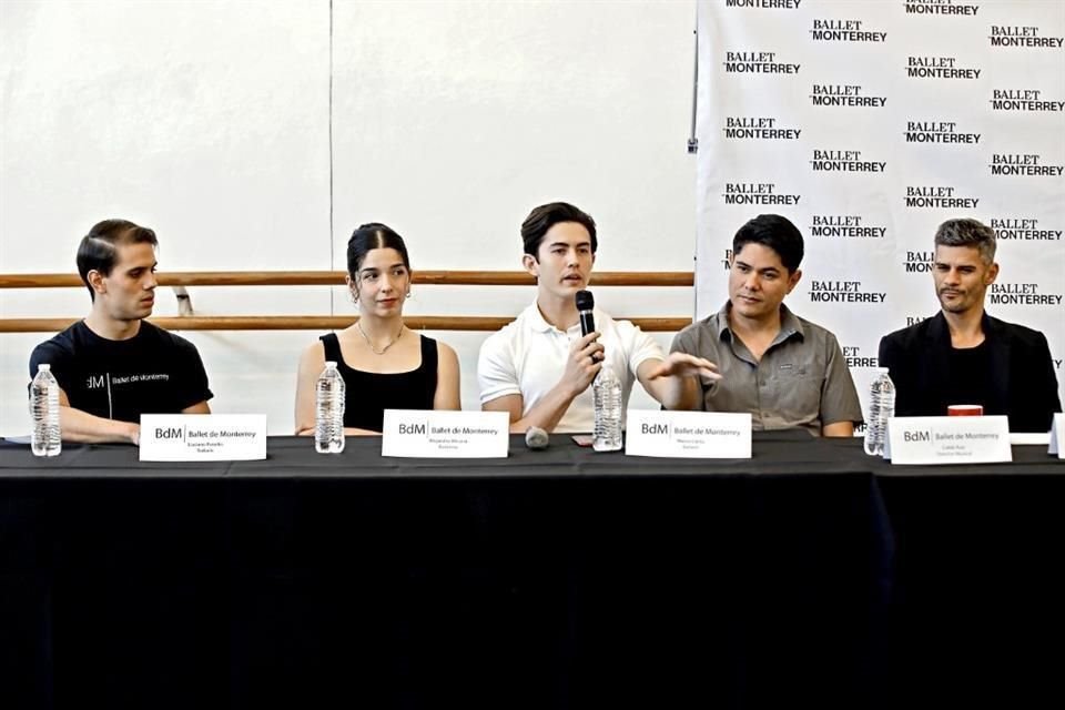 Luciano Perotto (izq. a der.), Alejandra Licona, Marco Cantú, Caleb Ruiz y Thiago Soares.