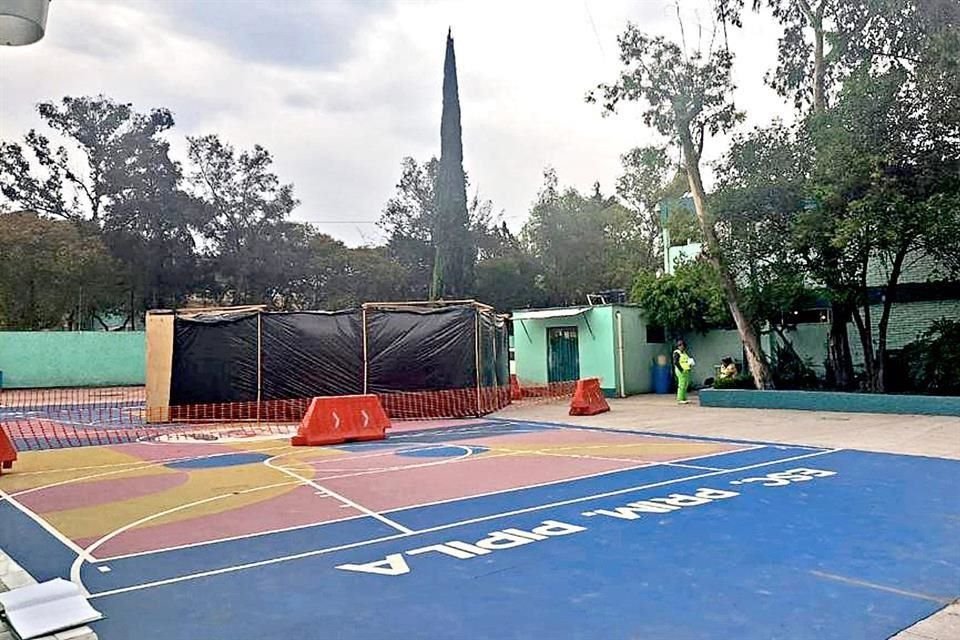 Un pilote de la Línea 3 del Cablebús se colocará a la mitad de la cancha de la primaria El Pípila, en la Alcaldía Miguel Hidalgo, la cual recientemente fue remodelada.