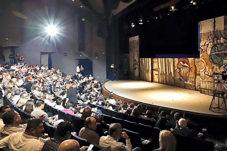 Con libreto y producción de Fernando Canales Clariond, y con las actuaciones de Luis Felipe Tovar y Plutarco Haza, presentan la obra El Foro de Sao Paulo.