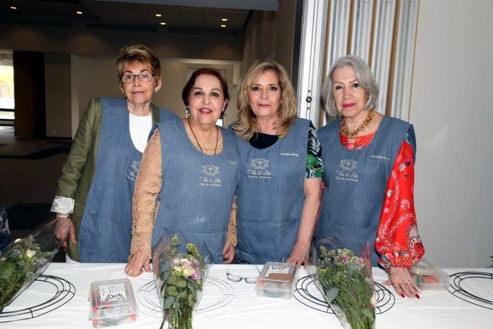 Patricia Martínez de Pinillos, Lupita Cruz de Dávalos, Lizbeth Pérez de Gallegos y Rosalba Arista de Pola
