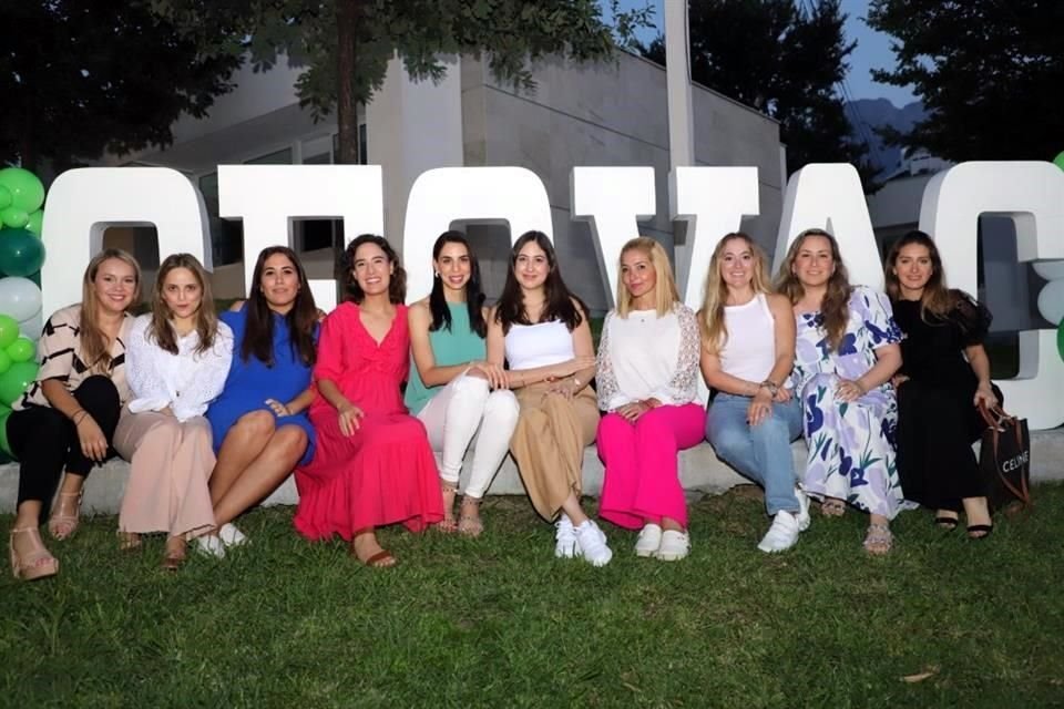 Leslie Montemayor, Pamela Ramírez, Mariela Chávez, Mayita Barrera, Ana Lourdes Siller, Miriam Sauza, Eugenia Arnaud, Mirna González, Marian Chávez y Regina Mier