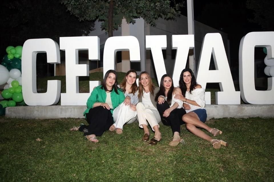 Ana Lucía Treviño, Giselle Elizondo de Elosúa, Bárbara Treviño, Alejandra Ibarra y Anahí Garza