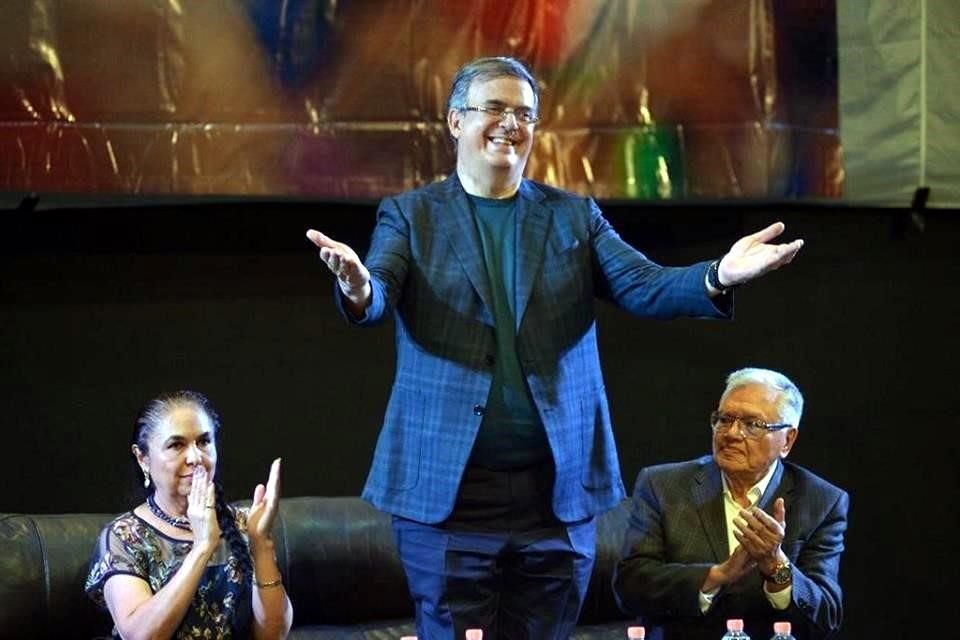 El Canciller Marcelo Ebrard presentó este 29 de abril su libro 'El camino de México' en Xalapa, Veracruz.