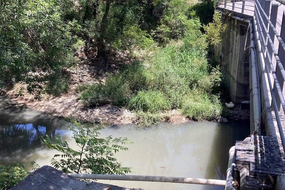 Los vecinos sufrieron los malos olores por la contaminación.