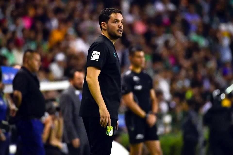 Robert Dante Siboldi lo paga caro jugar con equipo alterno y León lo golea 3-0. Repasa las imágenes.