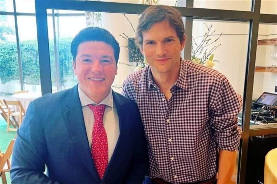 En otro panel, el Gobernador también conversó con el actor Ashton Kutcher.
