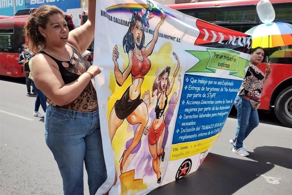 Mujeres de la Brigada Callejera denunciaron que pese a haber ingresado un expediente ante la Secretaría de Trabajo y Fomento al Empleo, las licencias no se han expedido.