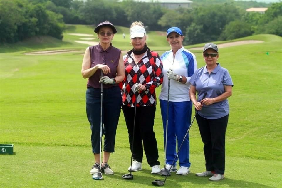 Susana Segovia, Marina Jones de Villasana,  y Aurora Treviño