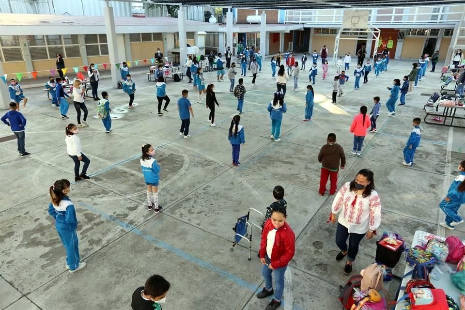 Regreso a clases en algunas escuelas de la Ciudad de México, después del cierre obligado por la pandemia de Covid-19.