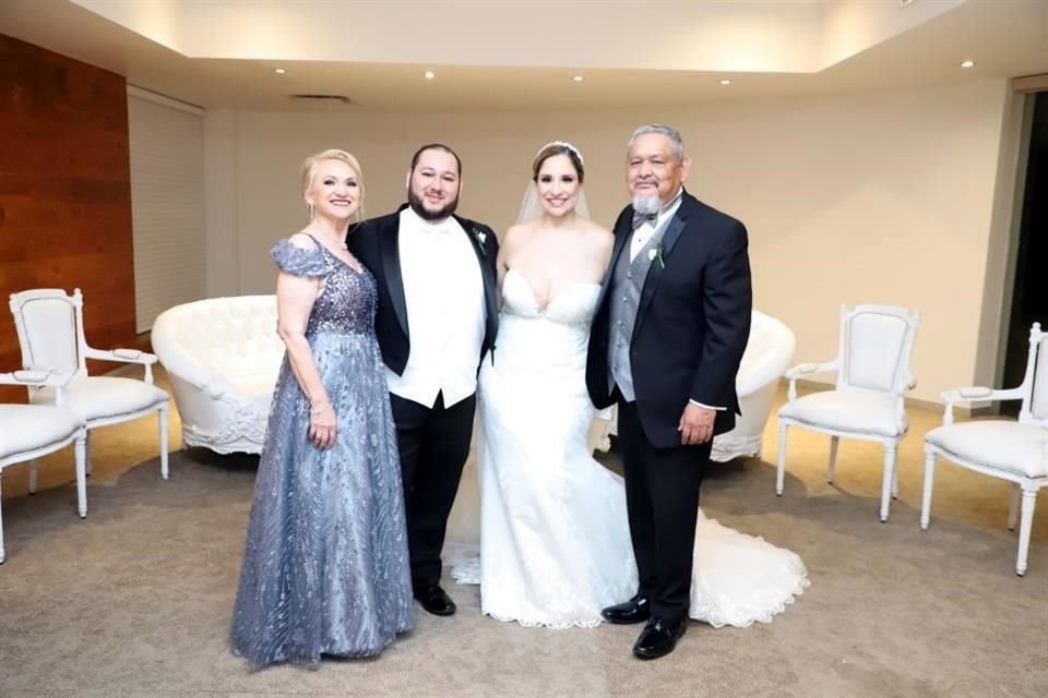 Patricia Valadez, Jaime Mora, Sandra Carolina Trejo Salazar y Jaime Mora García