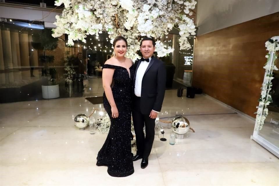 Yuliana Estrada y César Saucedo