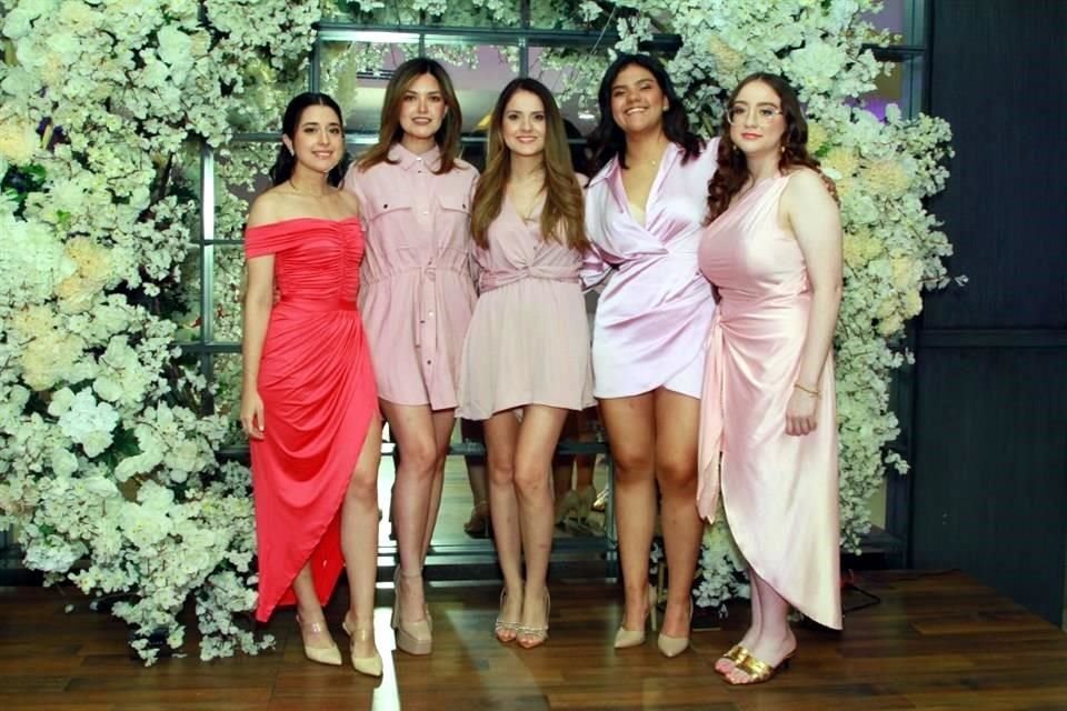 Carolina Valdez, Brenda Durán Monsiváis, Sarahí Durán Monsiváis, Andrea Durán Monsiváis y Vanessa Garza Garza