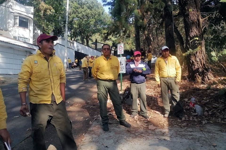 El incendio en Cuernavaca, Morelos, suma más de 48 horas, se han visto afectadas 16 viviendas y 4 personas evacuadas.