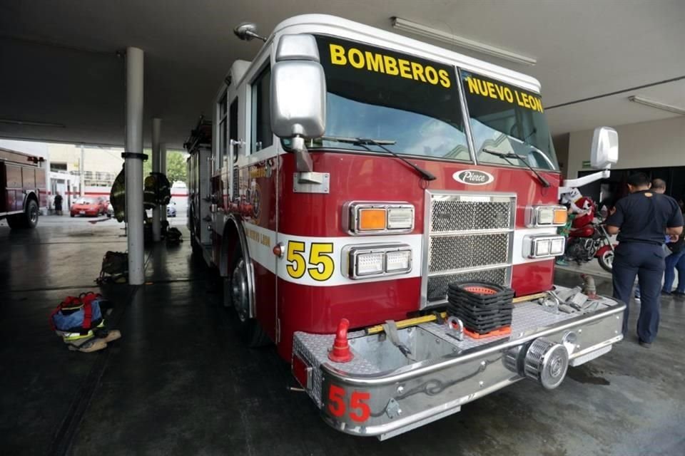 Durante todo el 2022, el Cuerpo de Bomberos Nuevo León atendió 6 mil 571 servicios en las estaciones que tienen establecidas en seis municipios.<br>