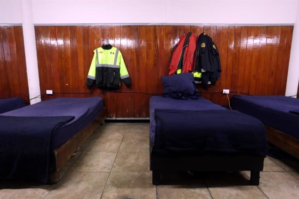 El teniente Méndez asegura que recibir el agradecimiento de las personas paga el riesgo que implica enfrentarse al fuego.<br>
