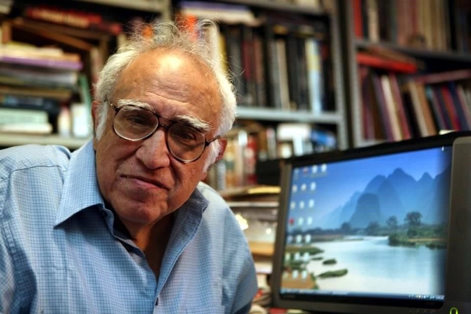 Este 4 de mayo Carlos Monsiváis habría cumplido 85 años. Crítico mordaz, su voz sigue vigente.