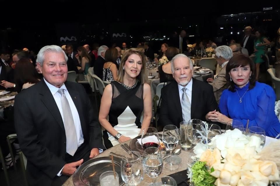 Erick Gustafson, Mina Villarreal de Gustafson, Gustavo de la Garza y Carmen Bortoni de De la Garza