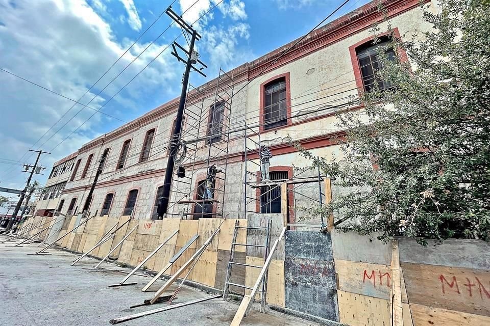 El edificio de la Secundaria No. 5 Macario Pérez abrió como Colegio de Niñas de María Auxiliadora en 1907.