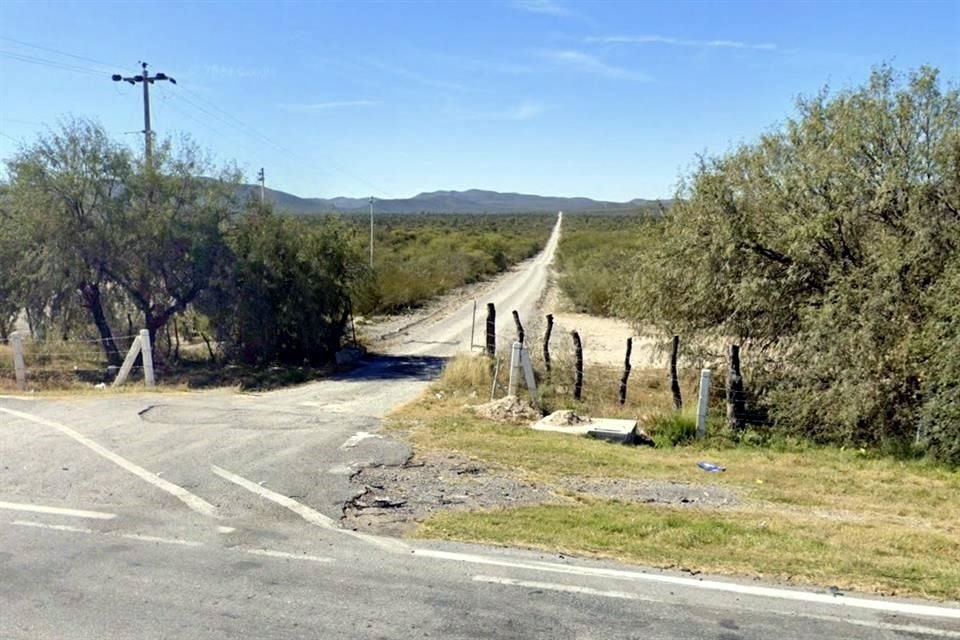 Los delincuentes llevaron a sus víctimas al rancho El Tecolote, por esta brecha.