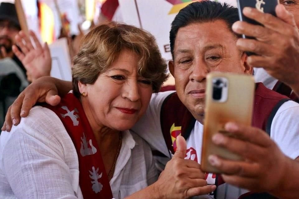 La candidata de Morena al Estado de México, Delfina Gómez, durante su mitin en en el Municipio de Temascalapa.