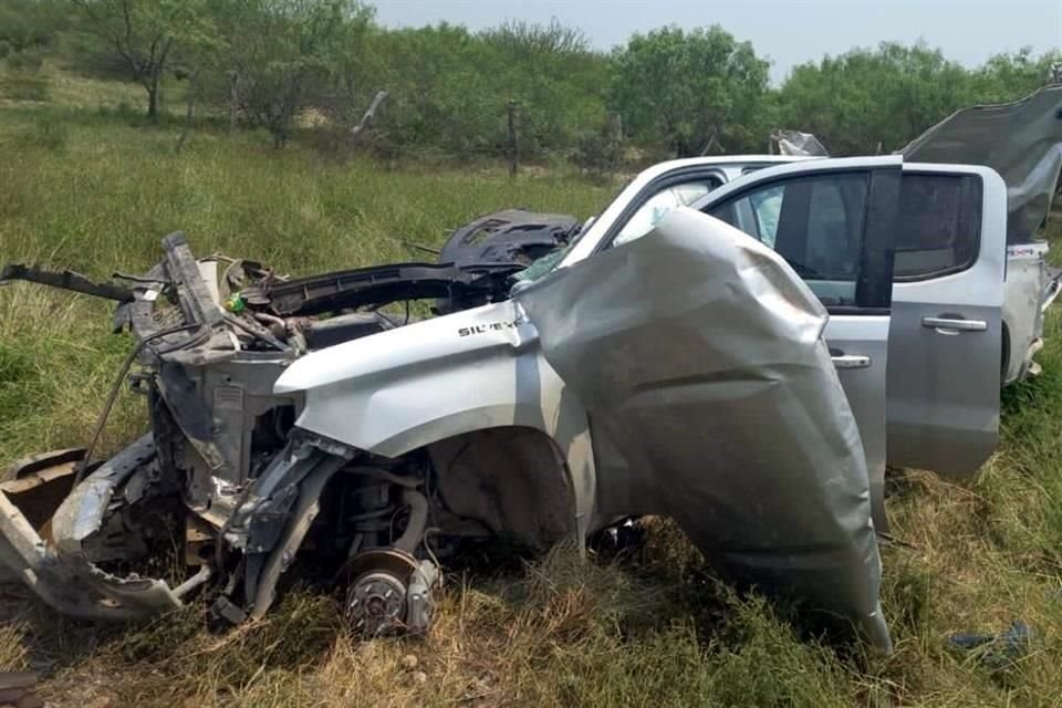 Los vehículos fueron encontrados quemados y destruidos en el kilómetro 33 de la Carretera a Camargo, en Doctor Coss. 