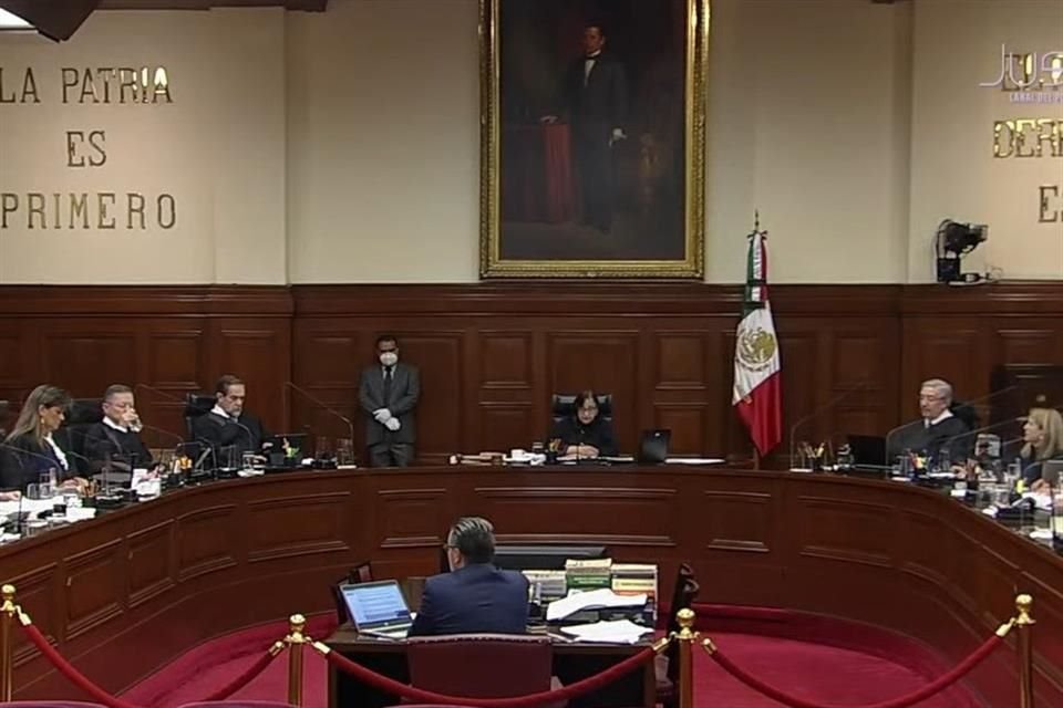 AMLO animó ayer una consulta popular para elegir jueces y Ministros que sustituyan a los actuales y arremetió, otra vez, contra PJ.