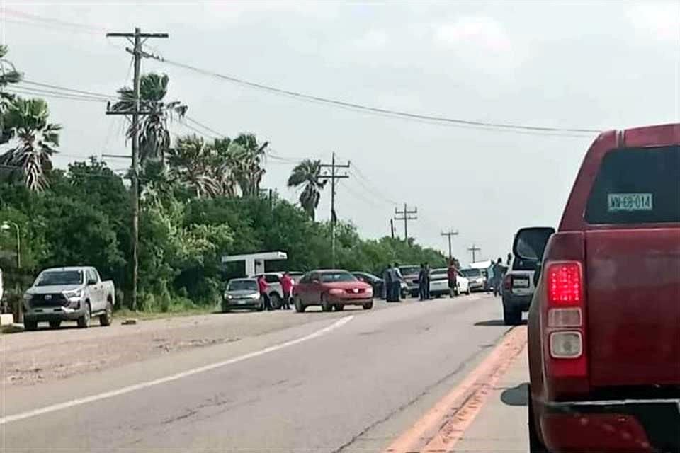 Ambos sentidos de la vía fueron bloqueados.