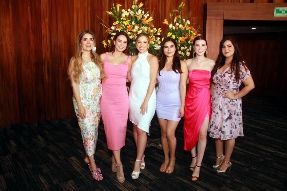 Tania Sánchez Cantú, Paulina Botello García, Valeria Marianne Botello García, Tamara Sánchez Cantú, Daniela Botello García y Taidé Sánchez Cantú