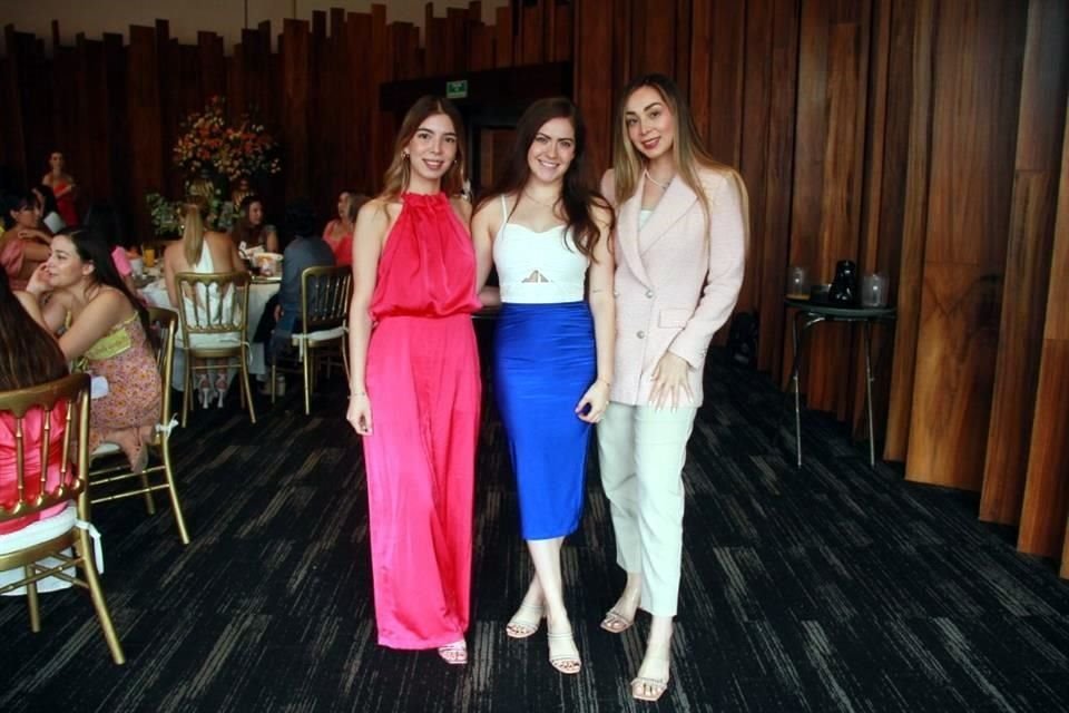 Montserrat Gutiérrez, Isamar Martínez y Jennifer Santos