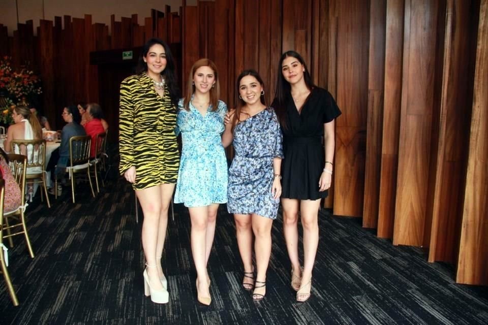 Roberta González, Anakaren Rivera, Balbina Madrigal y Natalia Pérez