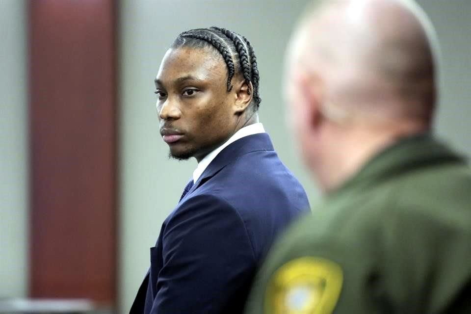 Henry Ruggs compareció en la corte este miércoles y se declaró culpable de conducir ebrio y causar un accidente fatal, en el que falleció una mujer de 23 años.