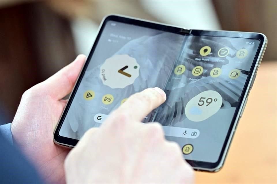 Google también presentó su nuevo teléfono inteligente Pixel plegable.