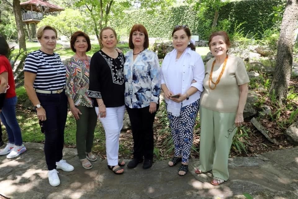 Laura Solano de Miguel, Eva Martínez de Garza Evia, Rebeca Garza de Chapa, Yolanda Morales de Guzmán, Diana Perla Chapa de Palacios y Norma Zúñiga de Lara