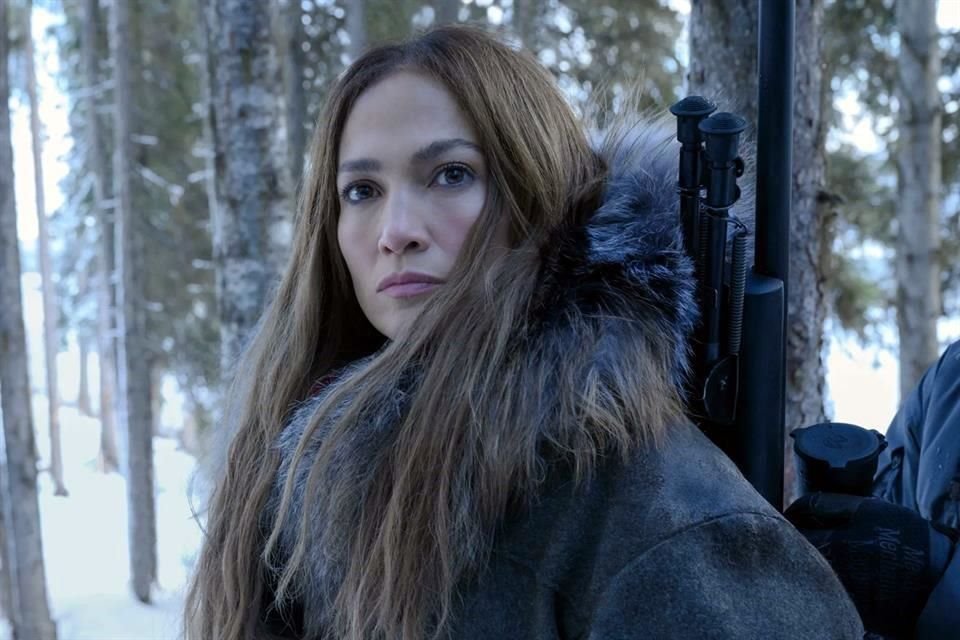 Jennifer Lopez estrena en Netflix 'La Madre', una película llena de acción junto a Gael García Bernal.