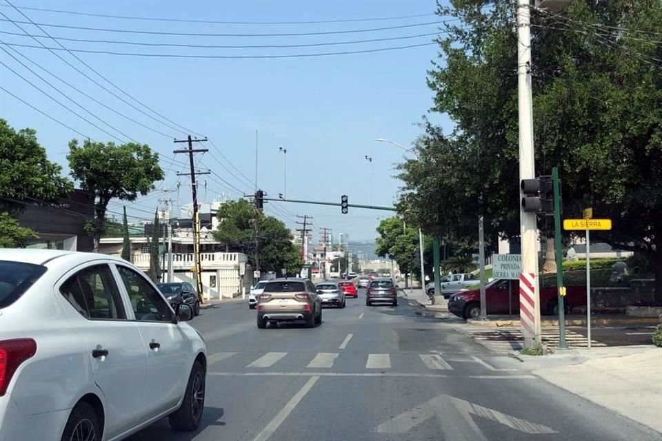 Domicilios y algunos semáforos también se quedaron sin luz por la falta de energía eléctrica.