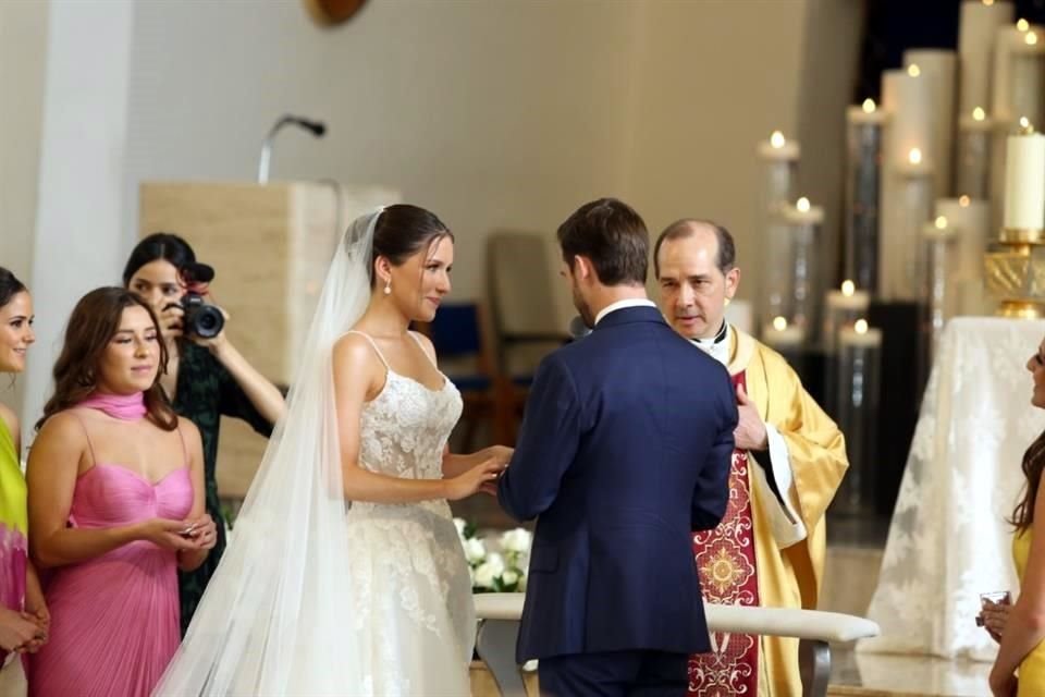 Dora Lozano Pérez y Juan Pablo Zambrano Treviño