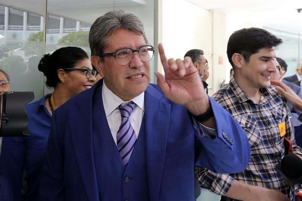 Ricardo Monreal reiteró que no participará si sólo se aplica una encuesta para elegir al candidato presidencial.