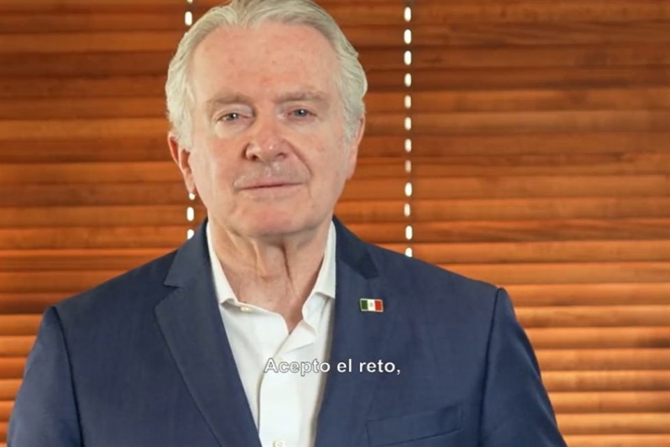 'Si no sabes cómo, yo te explico', dijo el presidente de la Cámara baja, Santiago Creel, quien citó a AMLO para analizar el presupuesto en becas sin afectar al Poder Judicial y sus familias.