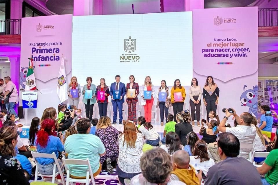 Evento del Primer informe para niñas y niños.