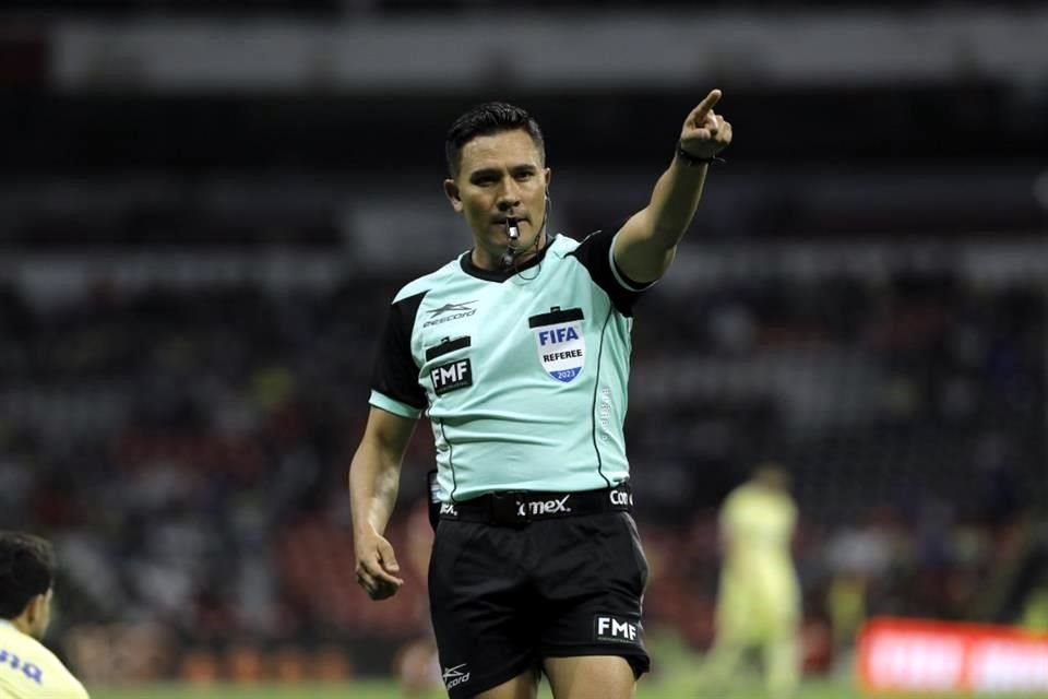 Fernando Guerrero será el árbitro central del Clásico Regio 130 de la ida de Semifinales del Torneo Clausura 2023.