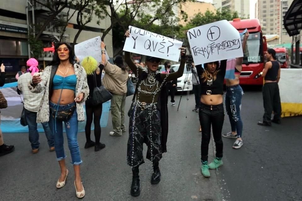 Colectivos Trans se manifestaron en Insurgentes para exigir que sean respetados sus derechos.