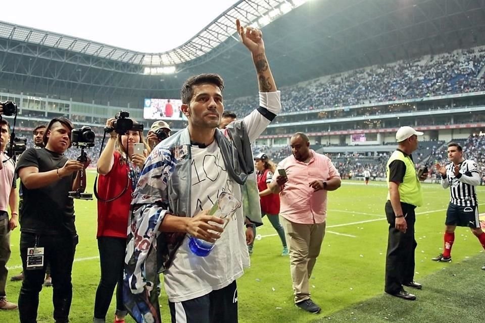 Walter Erviti siempre está al pendiente de Rayados.