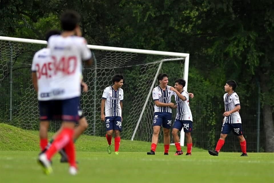 Aldo Patricio De Nigris, hijo del ex delantero de Rayados, se lució con un doblete en la Sub 14.