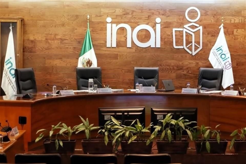 Para sesionar, el INAI debe tener al menos cinco comisionados.