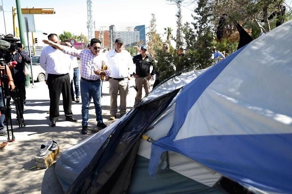 Los migrantes fueron reubicados en un campamento del Gobierno Municipal ubicado en la Calle Moctezuma y David Herrera Jordán.